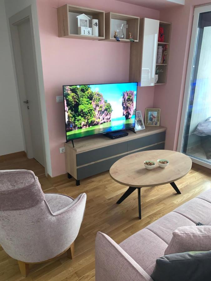 Pink Modern Apartman