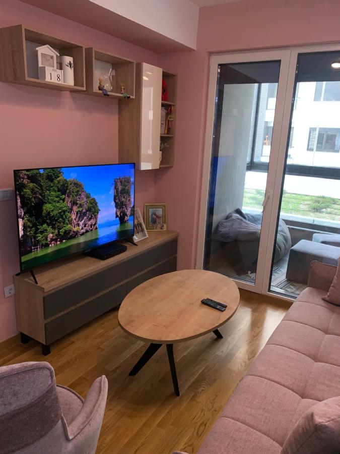 Pink Modern *